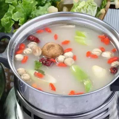 羊肉火锅这样做非常的美味，还可以祛除腥味，好吃到停不下来