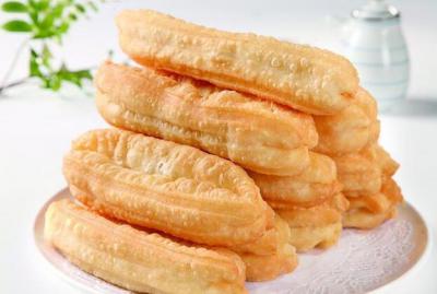 家常油条好吃有秘诀，配方，蓬松又酥脆，凉了也不硬