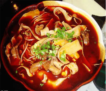麻辣烫培训哪家靠谱：麻辣烫汤料配方，教你两种制作方法