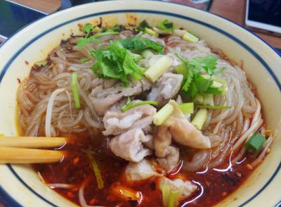肥肠粉培训哪家味道好？自制红薯粉不断条不腻汤
