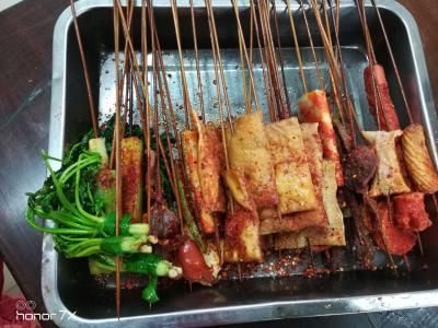 成都油炸串串技术培训哪里教的好？各种食材腌制方法