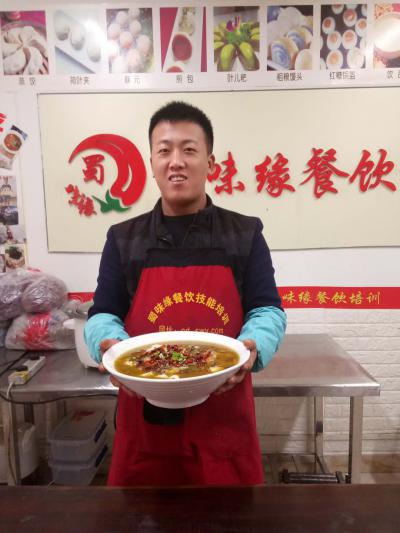 重庆万州烤鱼技术培训哪家好？学习烤鱼技术培训做法