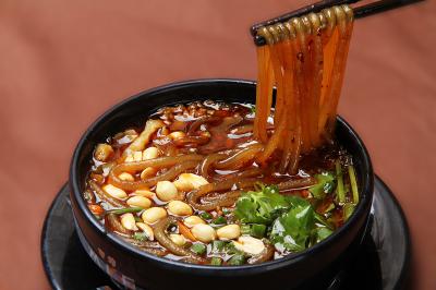 四川酸辣粉培训价格哪里便宜？重点掌握泡粉时间