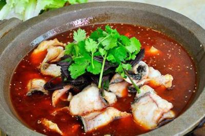 四川砂锅鱼技能做法哪里专业？秘制酱料的制造