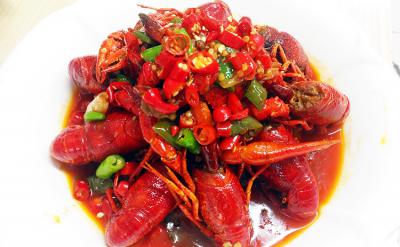 四川小龙虾培训机构比较好？大厨现场做给学员品味