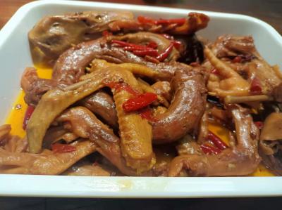  绝味卤菜技术培训班哪里好？培训理论和实践结合