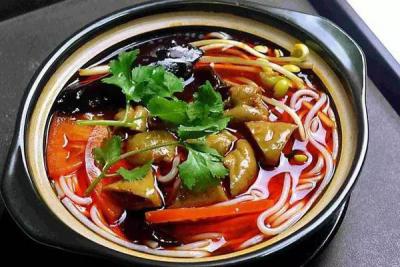 成都餐饮培训学校，哪里有砂锅米线技术培训？