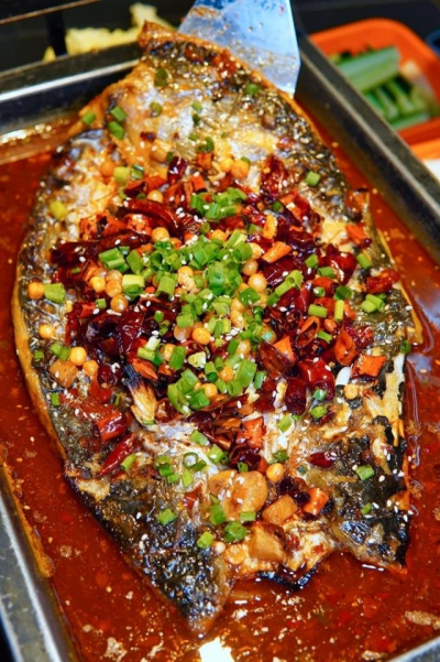 万州烤鱼技术培训哪里正规？培训成都串串香多少钱？