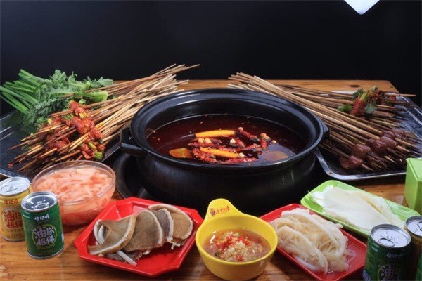四川成都串串香培训班哪家好？串串香底料技术培训哪家好？