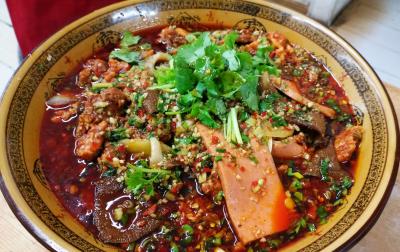 哪有专门培训正宗冒菜的学校？冒菜加盟培训市场分析